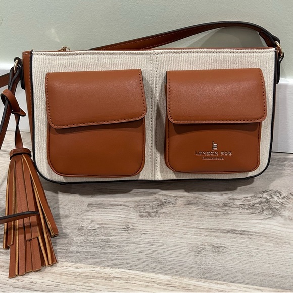 NEW London Fog Evelyn Medium Crossbody Purse Bag Cream Canvas Tan Faux Leather - Picture 2 of 12